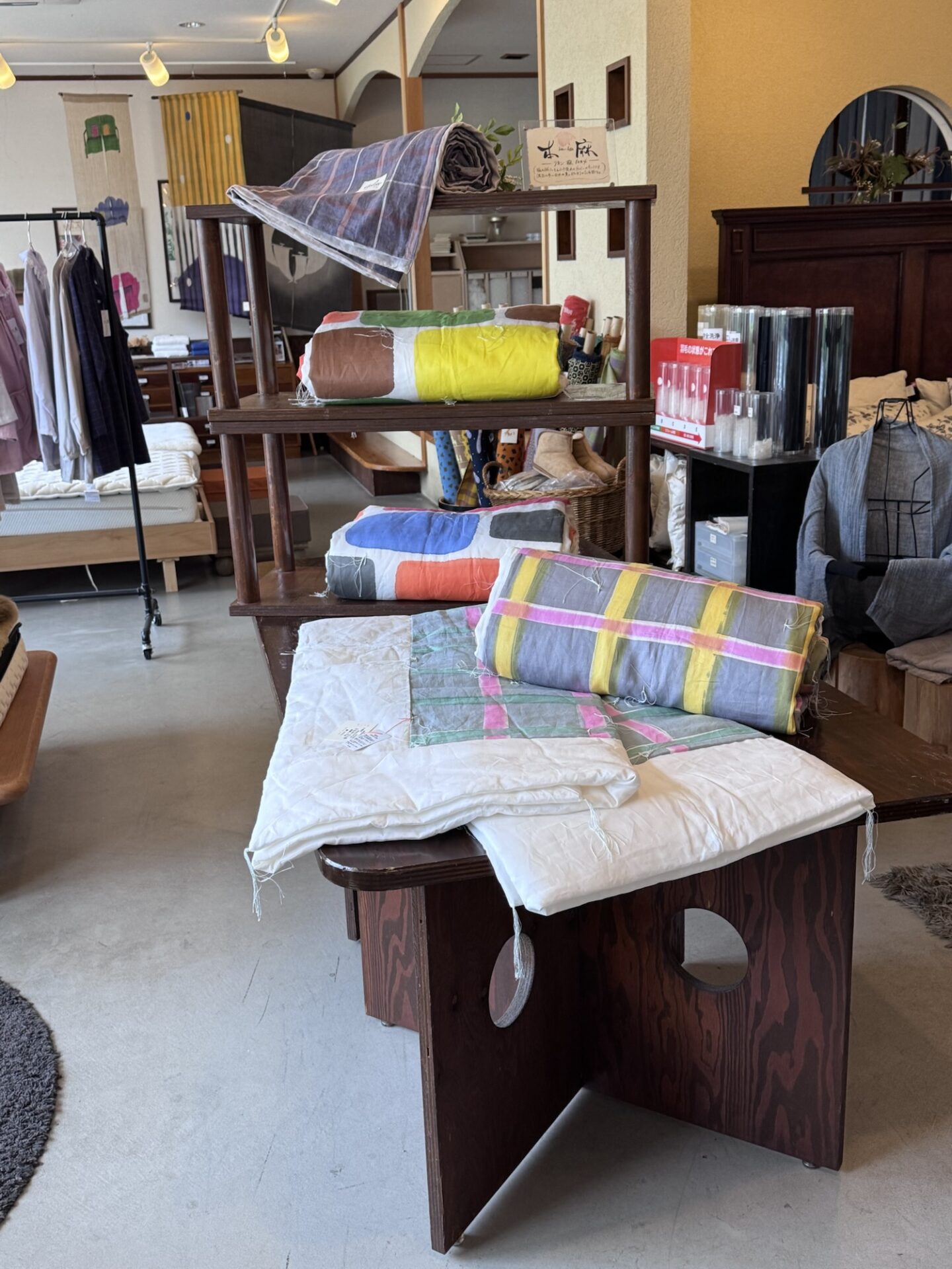 職人・宮崎さんの手染め麻ふとん入荷｜同じ柄がひとつもない特別な一枚